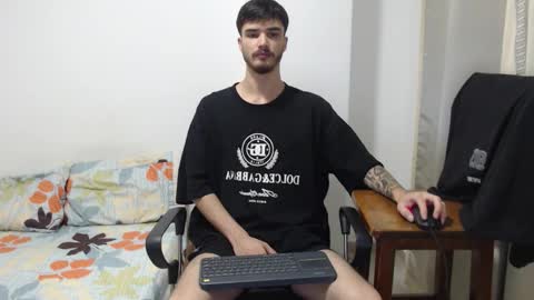 Snapshot of aleex_miller chatting on 12/01/25, 10:09 aleex_miller online show from 12/01/25, 10:09