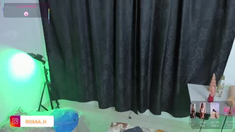 Snapshot of alehank chatting on 10/03/25, 04:31 Roxana online show from 10/03/25, 04:31