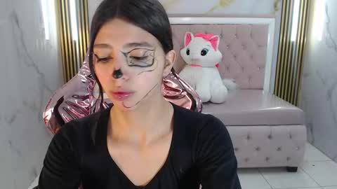 Snapshot of alehp_rose_s chatting on 10/08/25, 01:31 Ale online show from 10/08/25, 01:31