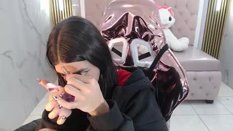 Snapshot of alehp_rose_s chatting on 12/15/25, 01:04 Ale online show from 12/15/25, 01:04