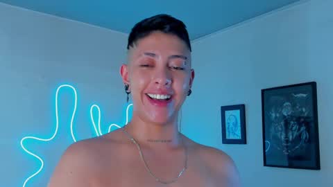 Snapshot of aleja1214 chatting on 09/17/25, 06:59 Alejandra online show from 09/17/25, 06:59