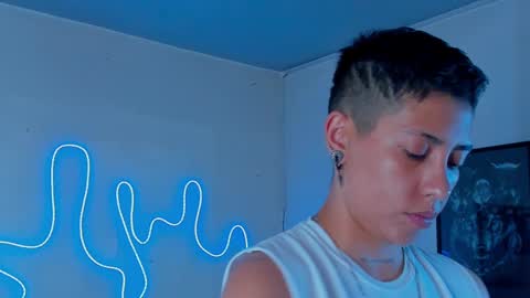 Snapshot of aleja1214 chatting on 10/14/25, 04:24 Alejandra online show from 10/14/25, 04:24