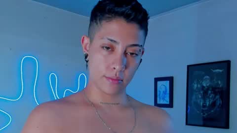 Snapshot of aleja1214 chatting on 10/22/25, 11:04 Alejandra online show from 10/22/25, 11:04