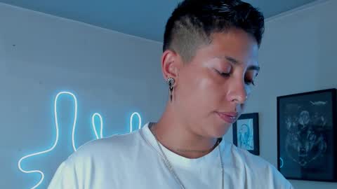 Snapshot of aleja1214 chatting on 11/18/25, 11:59 Alejandra online show from 11/18/25, 11:59