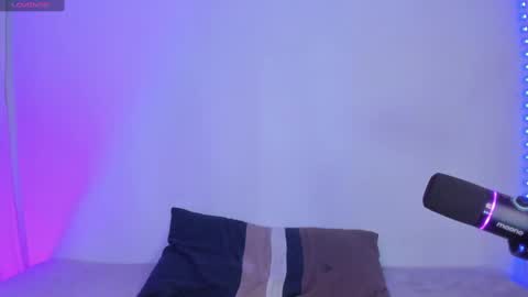 Snapshot of aleja_rossi chatting on 12/13/24, 10:45 Aleja online show from 12/13/24, 10:45