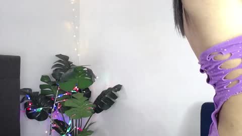 Snapshot of aleja_spearsx chatting on 12/13/25, 11:43 Alejandra online show from 12/13/25, 11:43