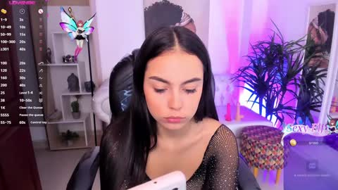 Alejandra online show from 01/04/25, 02:46