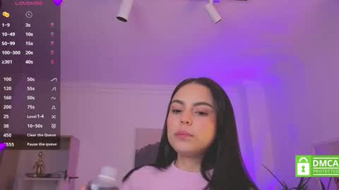 Alejandra online show from 11/04/25, 03:27