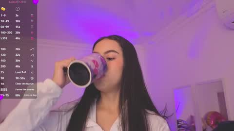 Alejandra online show from 07/25/26, 11:19