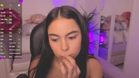 Alejandra online show from 07/28/26, 02:13