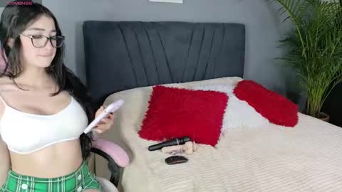 Snapshot of alejaa_jonees chatting on 11/07/25, 10:10 Alejandra Jones online show from 11/07/25, 10:10