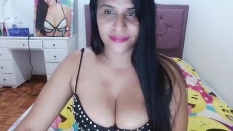 Alejandra --independent model online show from 12/28/24, 12:13