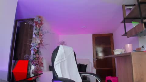 A L E J A N D R A online show from 12/07/24, 03:08