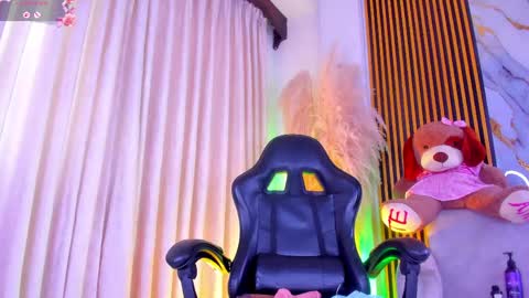 Snapshot of alejagarcia_ chatting on 05/12/26, 09:56 CUTE ALEJA online show from 05/12/26, 09:56