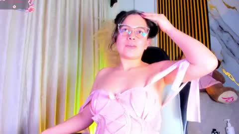 Snapshot of alejagarcia_ chatting on 05/27/26, 01:57 CUTE ALEJA online show from 05/27/26, 01:57