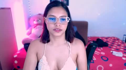 Aleja Harker  online show from 10/27/25, 02:04