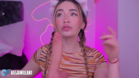 Snapshot of alejamillan1 chatting on 11/20/25, 05:18 night GTM -5 online show from 11/20/25, 05:18