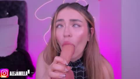 Snapshot of alejamillan1 chatting on 11/27/25, 05:20 night GTM -5 online show from 11/27/25, 05:20