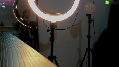 Alejandra online show from 01/28/25, 12:22