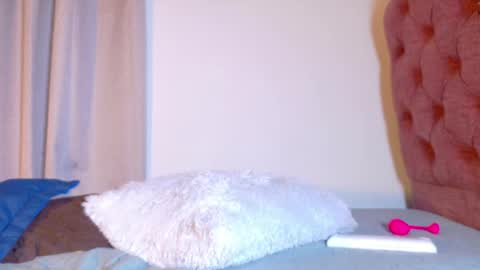 alejandra_dunn1 online show from 05/15/26, 10:50