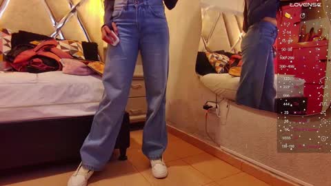 alejandra martins online show from 02/18/25, 01:55