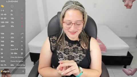 alejandra online show from 02/15/25, 01:21