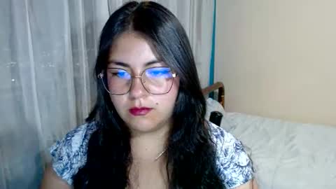 Snapshot of alejandraa_33 chatting on 06/06/26, 09:25 Alejandra online show from 06/06/26, 09:25