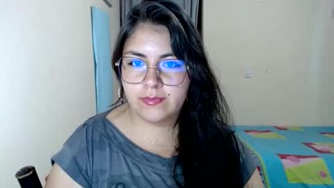 Snapshot of alejandraa_33 chatting on 06/08/26, 09:20 Alejandra online show from 06/08/26, 09:20