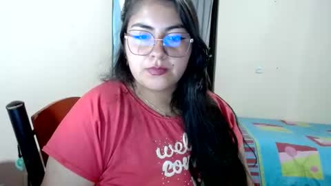 Snapshot of alejandraa_33 chatting on 06/12/26, 09:30 Alejandra online show from 06/12/26, 09:30