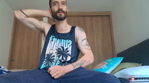 Snapshot of alejandro_bigcock chatting on 10/11/25, 07:45 Alejandro Hernndez online show from 10/11/25, 07:45