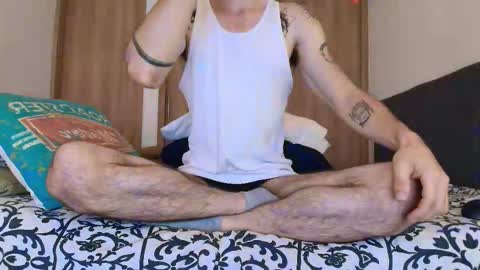 Snapshot of alejandro_bigcock chatting on 11/19/25, 05:02 Alejandro Hernndez online show from 11/19/25, 05:02