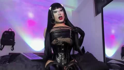 Snapshot of alejandro_warana chatting on 10/13/25, 04:01 Alejandra Anime Girl online show from 10/13/25, 04:01