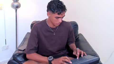 Snapshot of alejandro_williams chatting on 05/21/26, 08:16 Alejandro williams online show from 05/21/26, 08:16