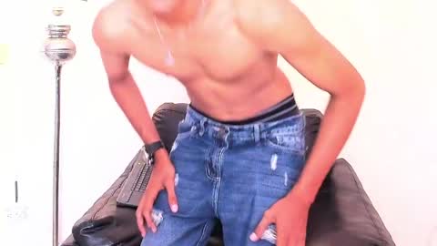 Snapshot of alejandro_williams chatting on 05/23/26, 07:51 Alejandro williams online show from 05/23/26, 07:51