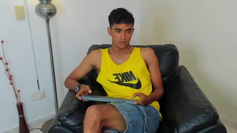 Snapshot of alejandro_williams chatting on 06/12/26, 07:02 Alejandro williams online show from 06/12/26, 07:02