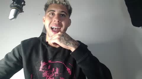 Snapshot of alejandrojf_00 chatting on 12/07/24, 01:29 Daiki jack online show from 12/07/24, 01:29