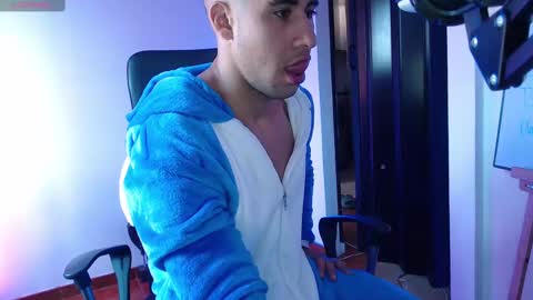 Snapshot of alejandrojf_00 chatting on 01/01/25, 03:03 Daiki jack online show from 01/01/25, 03:03