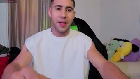 Snapshot of alejandrojf_00 chatting on 10/19/25, 03:45 Daiki jack online show from 10/19/25, 03:45