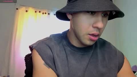 Snapshot of alejandrojf_00 chatting on 10/29/25, 03:14 Daiki jack online show from 10/29/25, 03:14