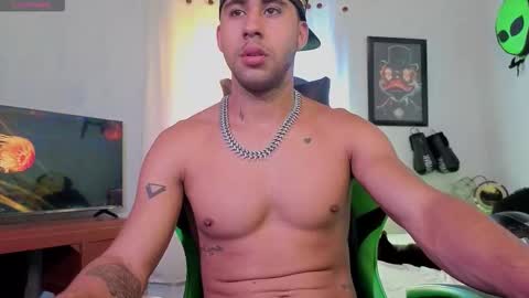 Snapshot of alejandrojf_00 chatting on 11/17/25, 01:50 Daiki jack online show from 11/17/25, 01:50