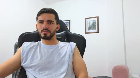alejandroo_7 online show from 12/31/24, 01:36