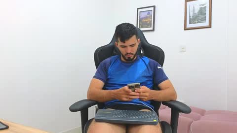 alejandroo_7 online show from 01/31/25, 08:01