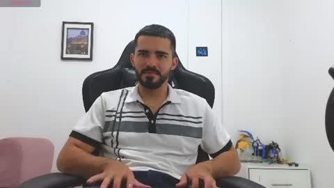 alejandroo_7 online show from 06/11/26, 01:27