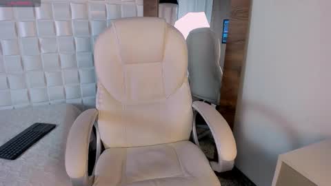 Snapshot of alejandrostorm chatting on 10/13/25, 09:26 Alejo online show from 10/13/25, 09:26