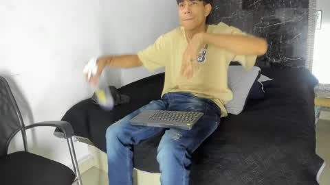 Alejo  online show from 06/06/26, 07:40