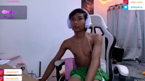 Snapshot of alejo_cute chatting on 10/18/25, 11:38 alejo_cute online show from 10/18/25, 11:38