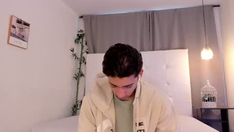 alejo_exotic online show from 06/25/26, 12:20