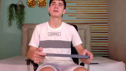 alejo_gray1 online show from 06/06/26, 07:29