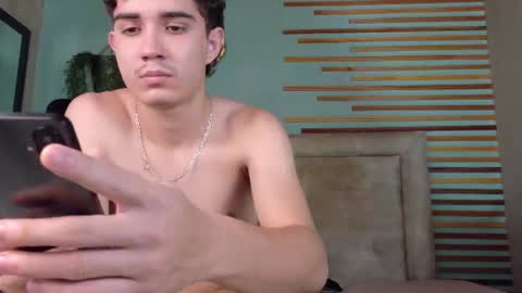 alejo_gray1 online show from 06/11/26, 12:32