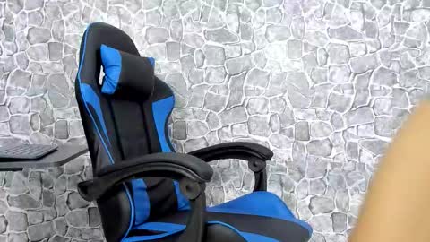 Snapshot of alejo_peverell chatting on 12/13/25, 07:53 alejo peverell online show from 12/13/25, 07:53